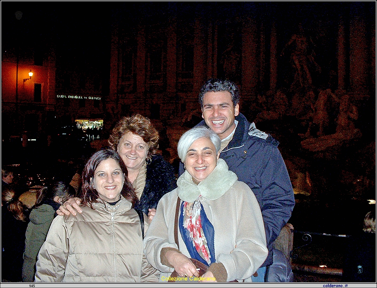 Elisabetta, Celeste, Gregorio e Maria alla Fontana di Trevi .jpg