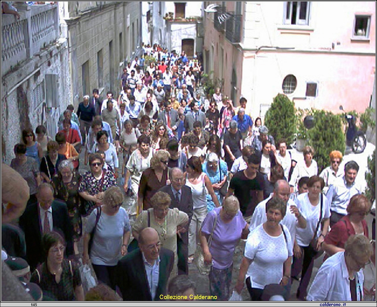 Fedeli alla Processione di San Biagio - 2003.jpg