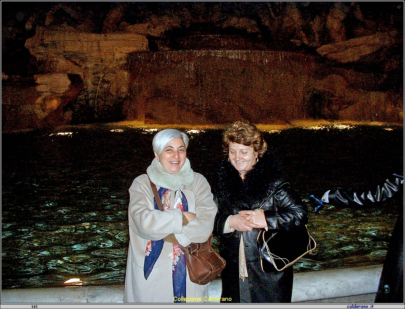 Maria e Celeste Alla Fontana do Trevi - 2003.jpg