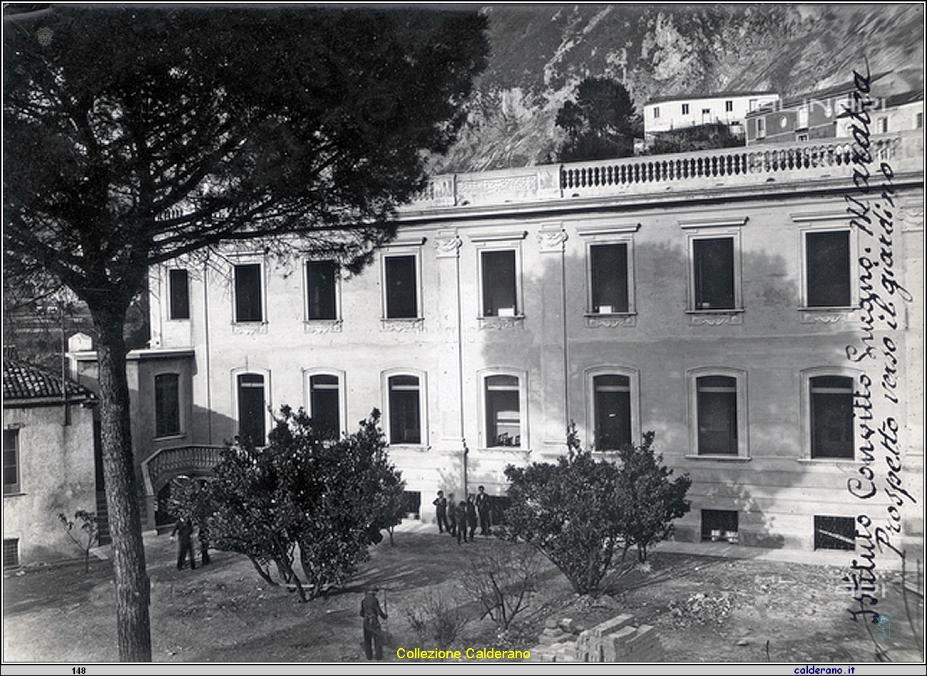 Istituto Maschile Convitto Lucano prospetto verso il giardino.jpg