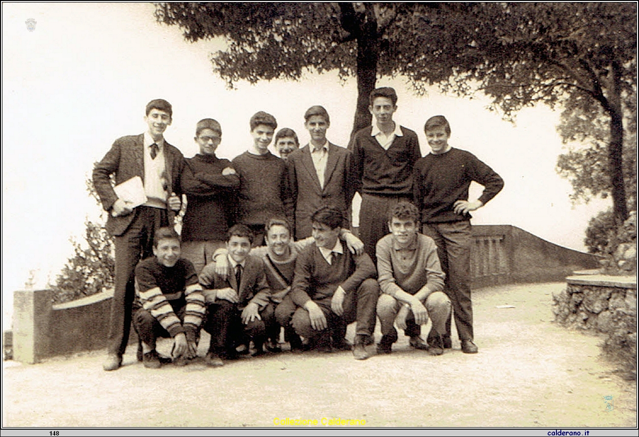 Studenti della Scuola Media alla Villa 15-05-1964.jpg