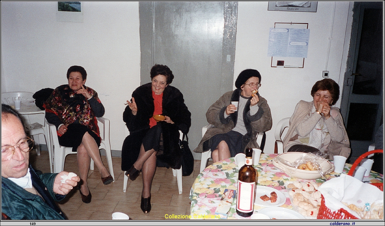 Club degli Amici 1996 con Gaetano De Filippo, Assuntina Avigliano, Emilia Calderano, Ione Limongi e Vittoria Santoro.jpeg