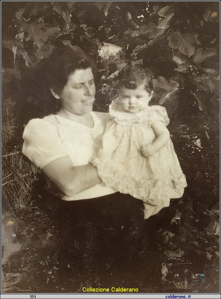 Petronilla Calderano con la figlia Cristina D'Orlando.JPG