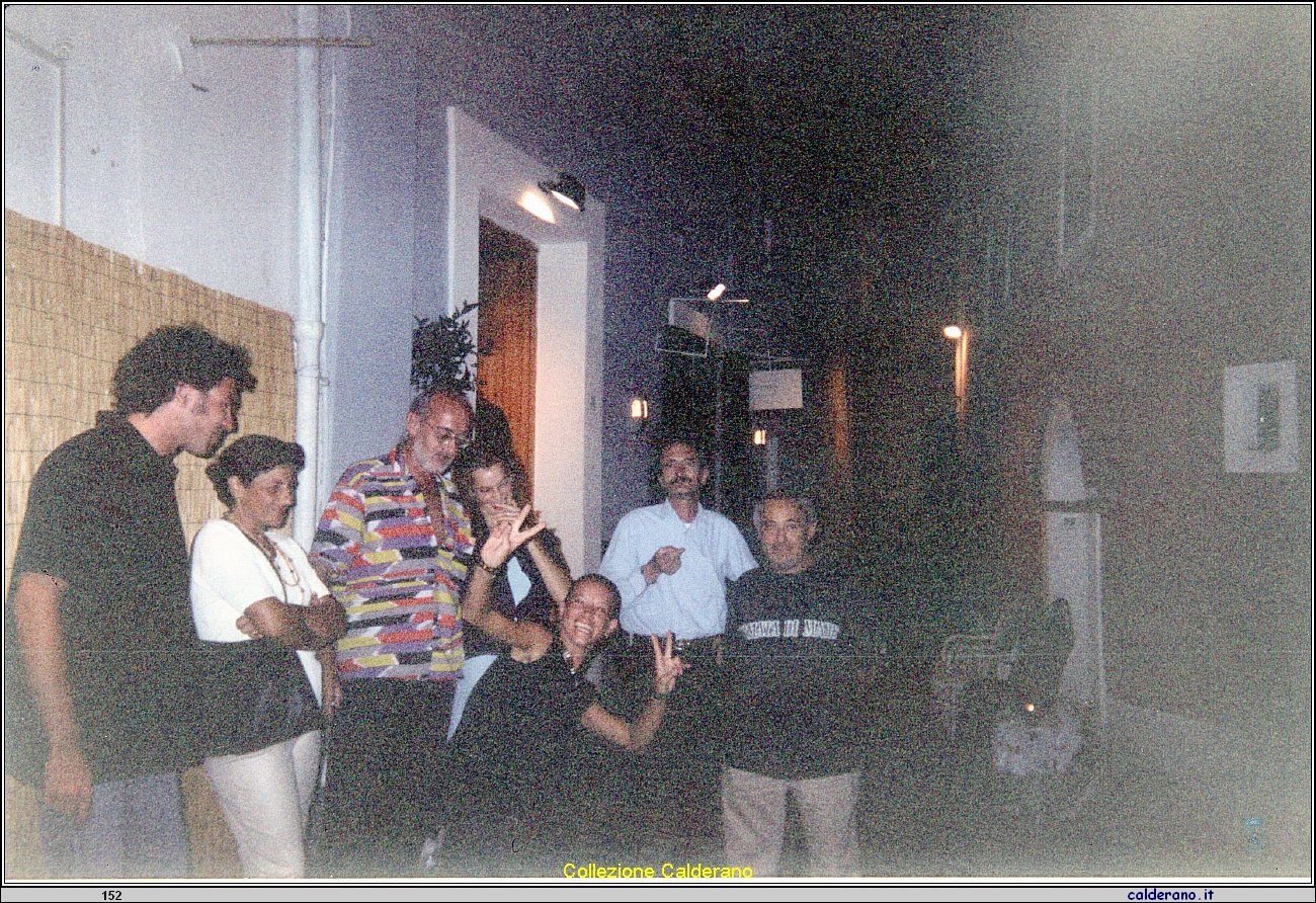 Artista nel Vicoletto con Gregorio, Giovanna Ciliberti, Ken Dany, Serena Gallini, Francesca Sisinni, Aldo Trotta e Toto' Manfredi.jpeg