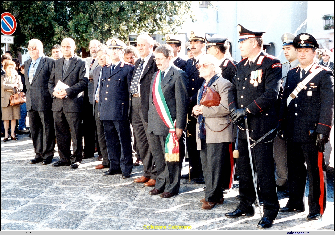 Autorita' in Piazza Vitolo 04 novembre 1997.jpeg