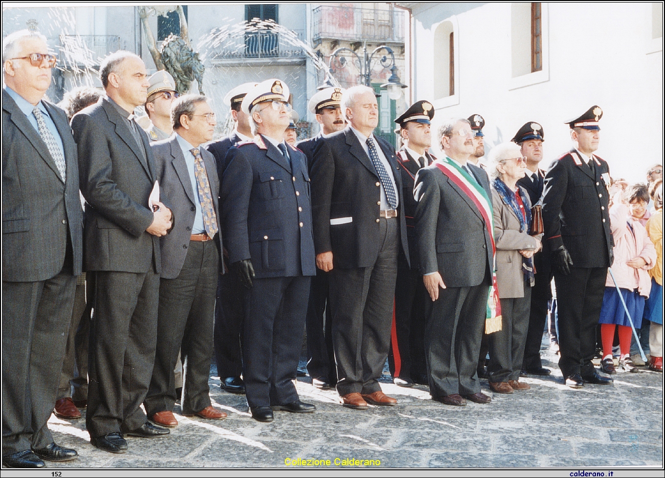 Inno d'Italia in Piazza Vitolo -04 novembre 1997.jpeg