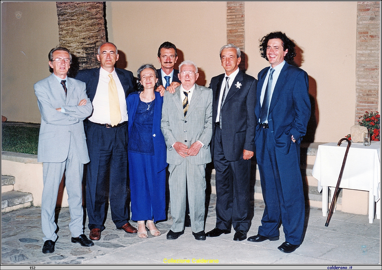 Nicola Trotta e i figli Enzo, Riccardo, Liliana, Aldo, Antonio e     .jpeg