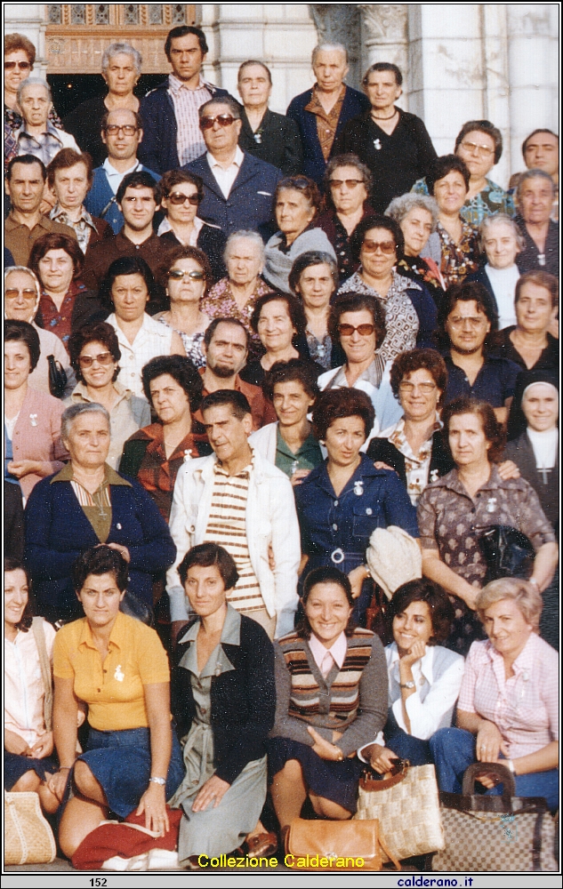 Pellegrini a Lourdes 6.jpeg