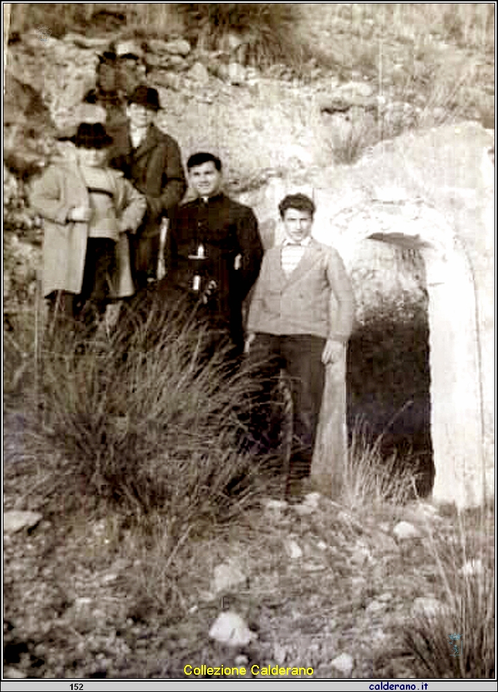 Toto' Manfredi, Francesco Brando, Padre Arrigo e Domenico Sarsale.jpg
