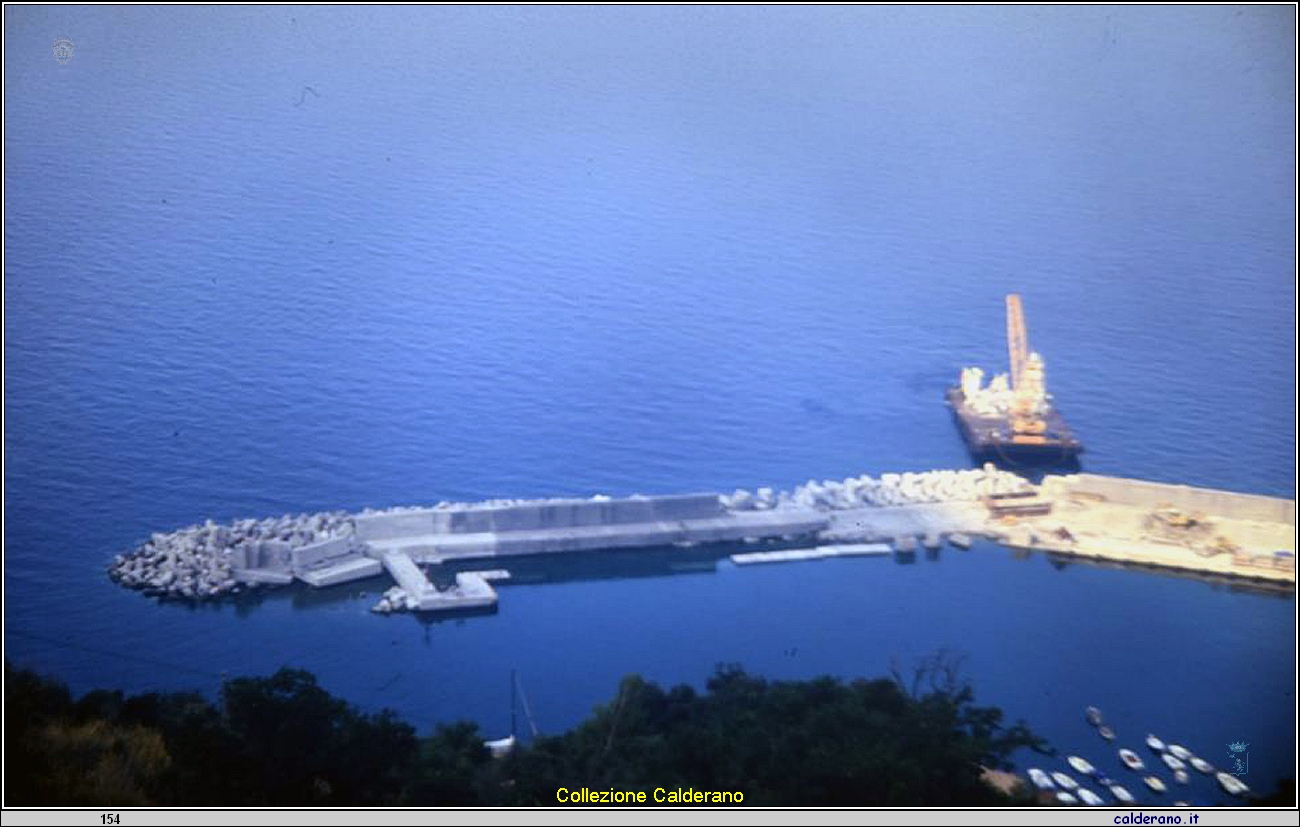 Il molo del Porto in costruzione.jpg