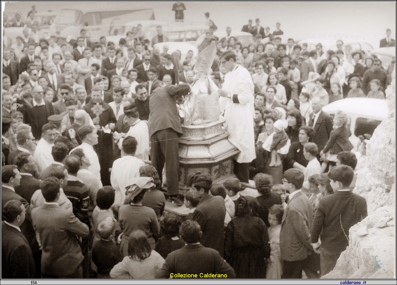 La Statua di San Biagio arriva al Castello 1961 1.jpeg