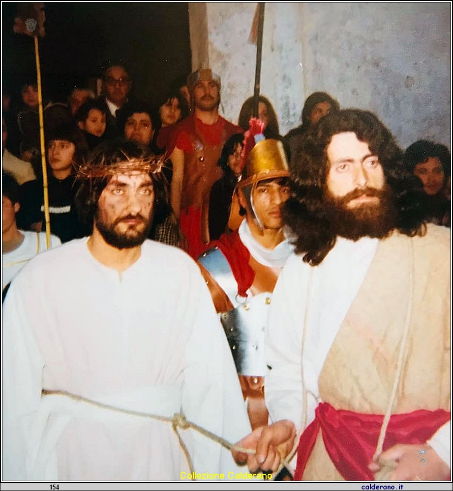 Via Crucis con Lorenzo Iannini e Romano Martino 1977.JPG