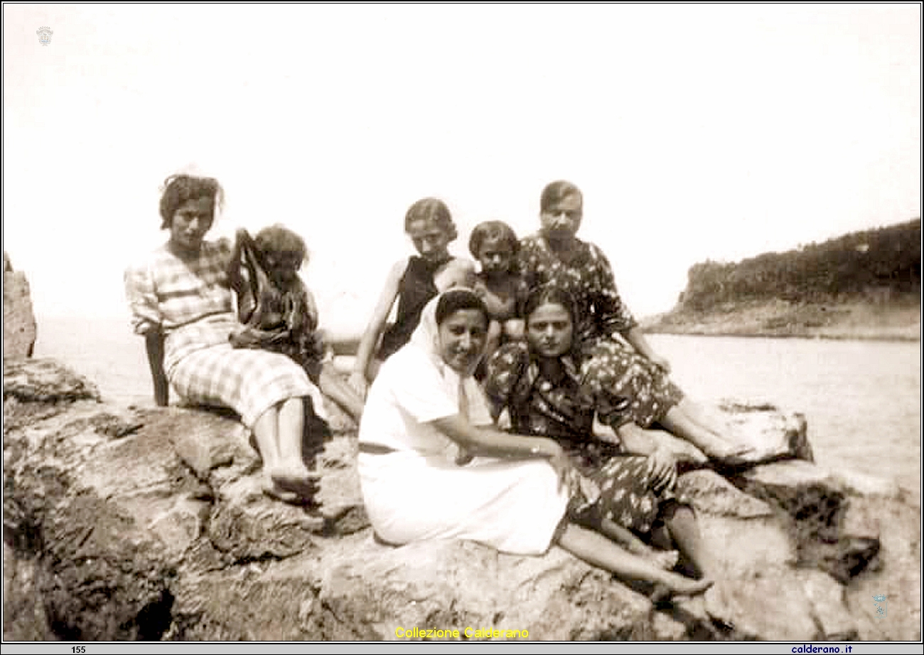 Al mare sullo scoglio a Fiumicello.JPG