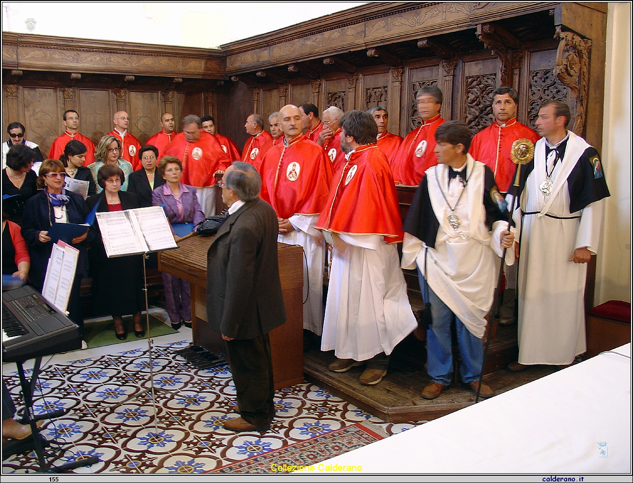 Festa di San Biagio - Massimino Vernucci dirige il coro San Francesco 2006.JPG