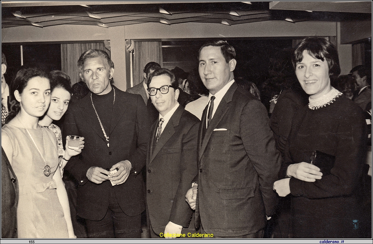 Francesco Sisinni Giugno 1970 1 nell'Ambasciata Italiana a Buenos Aires.jpeg