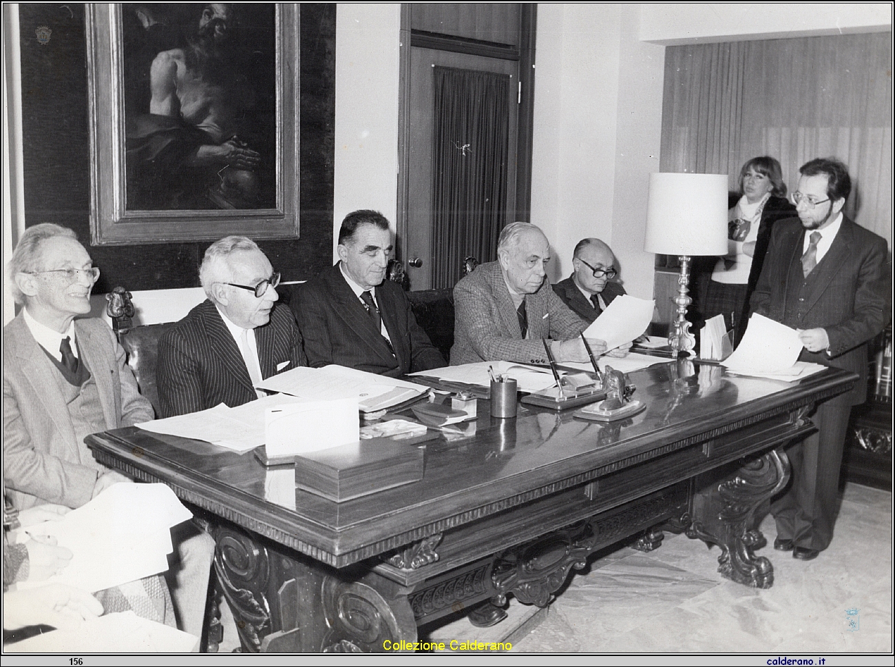 Francesco Sisinni con Ettore Paratore, Eros Benedini, Ministro Oddo Biasini, Paolo Montalenti, Vincenzo De Feo 1986.jpeg