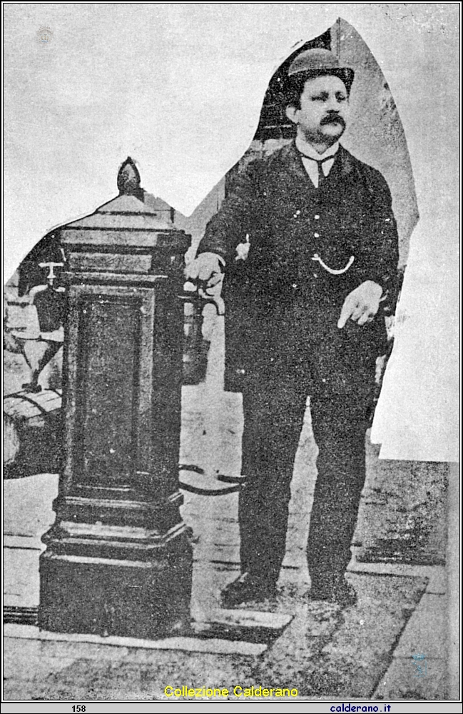 Francesco Antonio Schettino con il primo fontanino in Centro- Sindaco di Maratea 1902.jpg