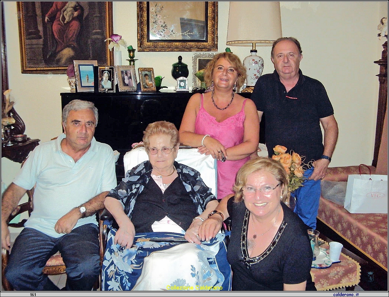 Fratelli Labanchi Gabriella, Riccardo, Emanuele e Immacolata Titina con la Mamma Francesca Schettino.JPG
