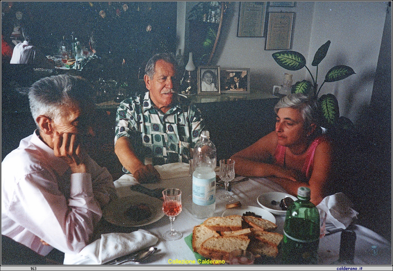 A tavola con Alfonso Liberatore, Papa' e Maria 1994 6.jpeg
