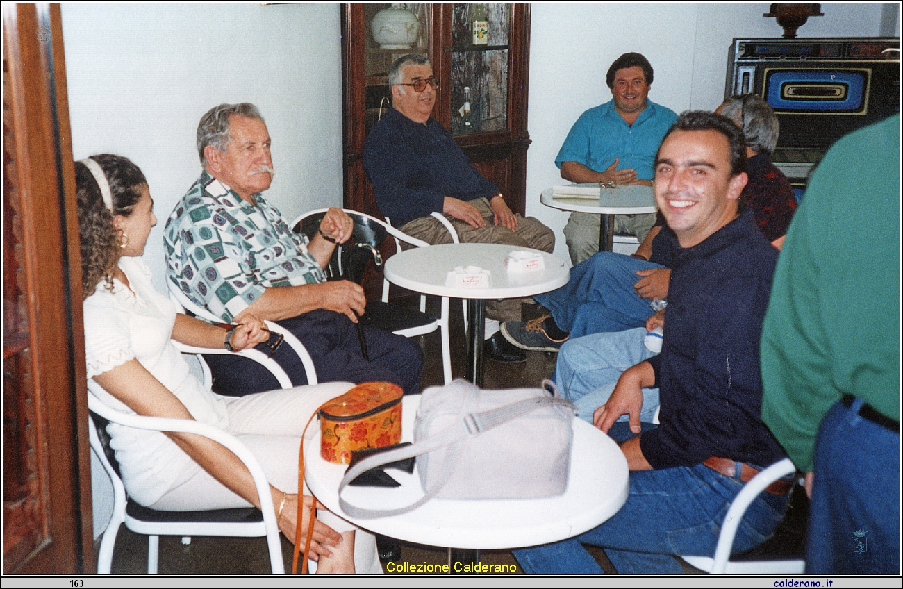Festeggiando il compleanno di Papa' 18 settembre 1994.jpeg