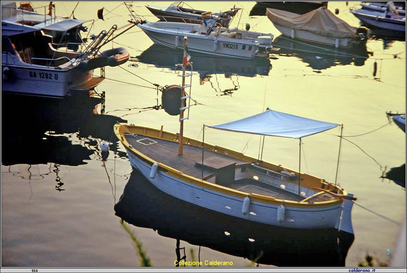 La barca e il tendalino.jpg
