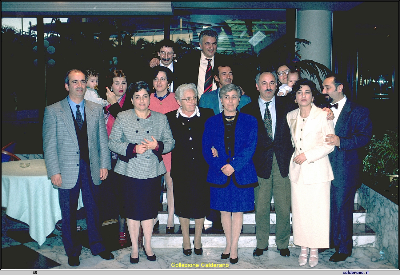 Gruppo di famiglia in un interno - 05-01-1994 IMG0036.jpg
