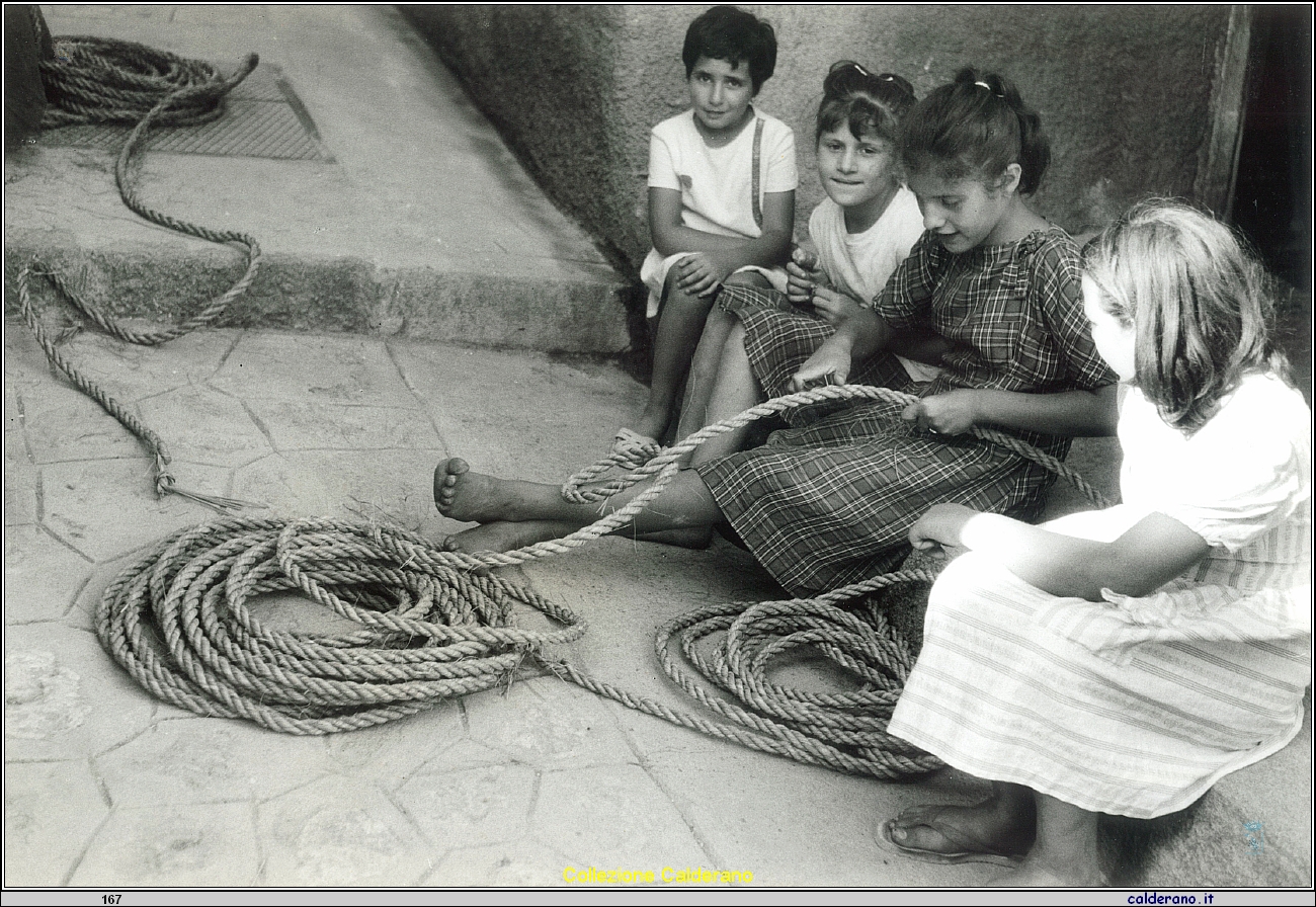 Le bambine del Porto con i libani .jpg