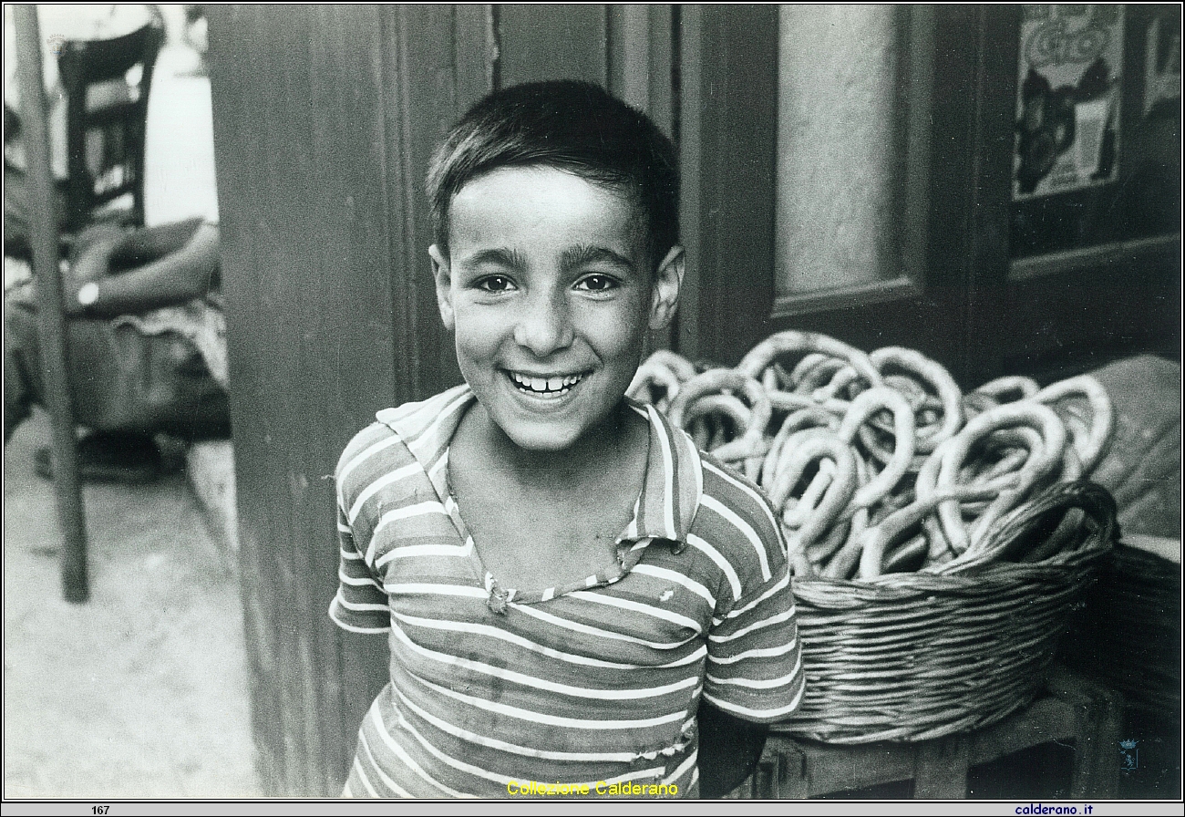 Pasquale Martino e i taralli.jpg