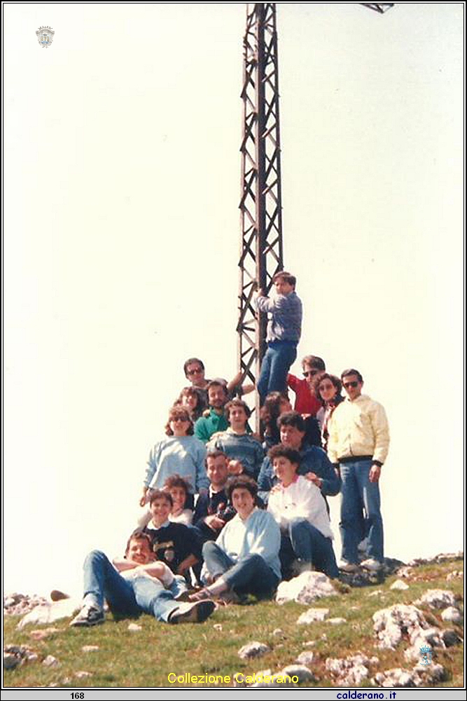 Ai piedi della croce sul Monte Crivo.jpg