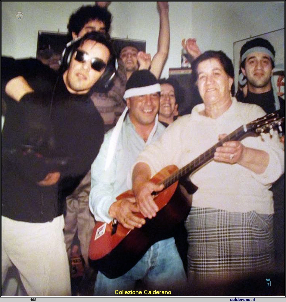 Amalia Limongi con la chitarra.jpg
