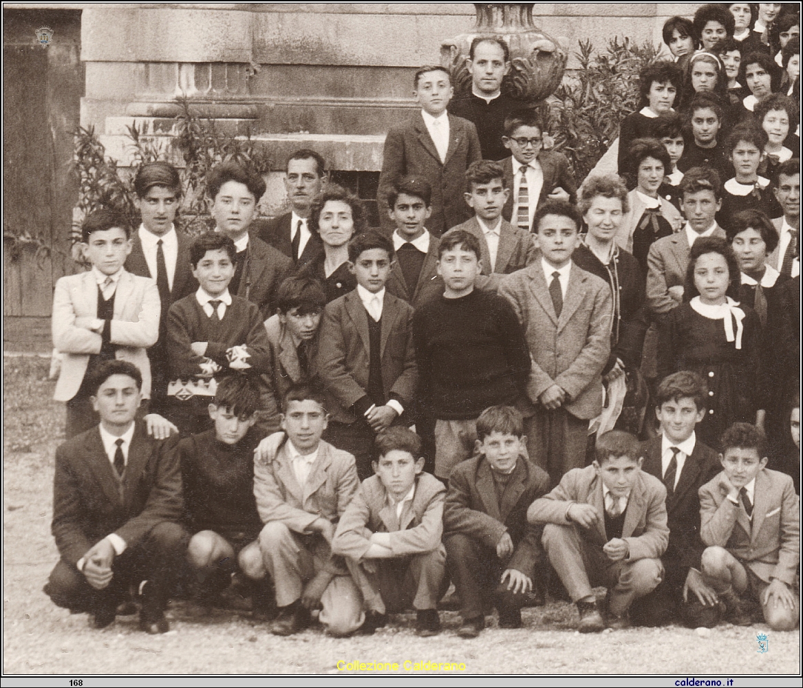 Scuola Media alla Certosa di Padula 1962 1.jpg