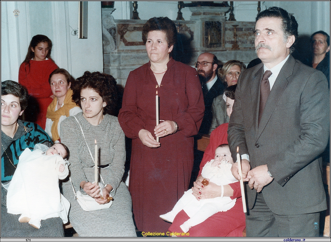 Con le candele per il battesimo Elvira Iannini, Rosita Cenricchiaro, Maria Avigliano e Michele Di Trani.jpeg