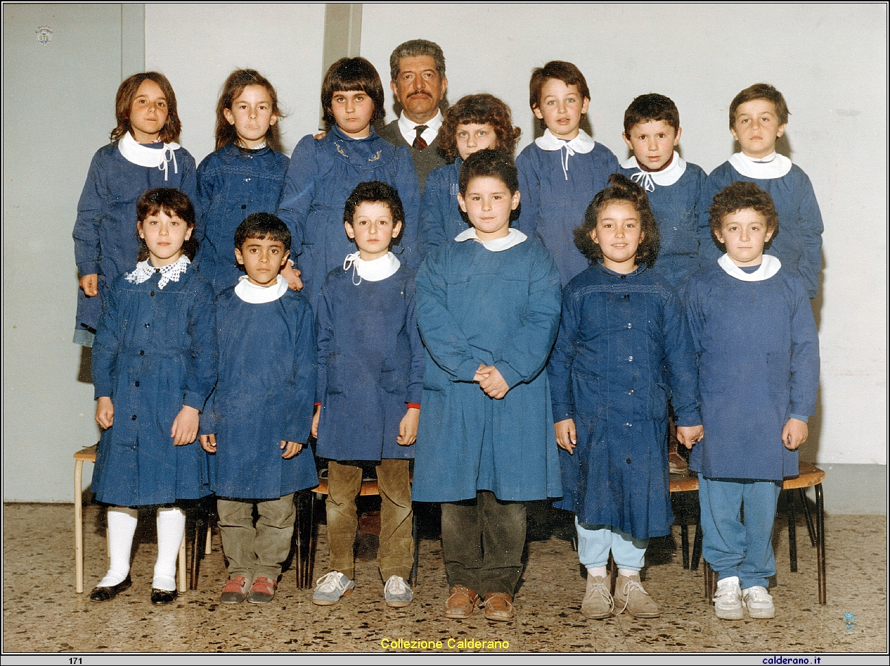 Il Maestro Vincenzo Acchiappati e i suoi alunni.jpeg
