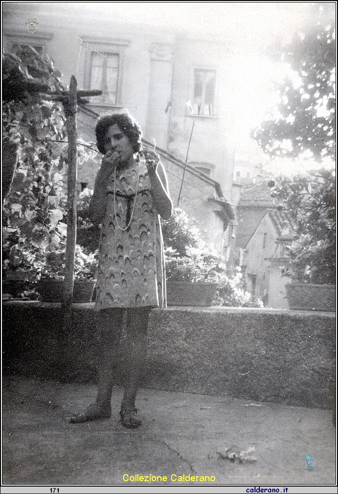 Rosa Di Trani nel giardino.jpeg