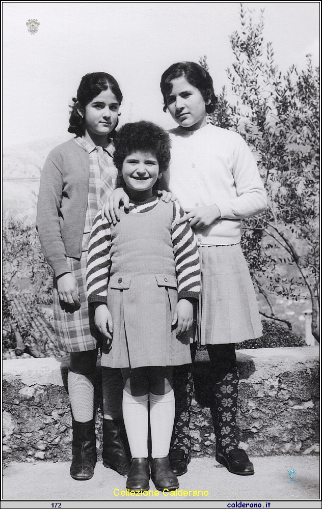 Primavera del 1968 1 con Rosa Di Trani e Angelina Scopa.jpeg