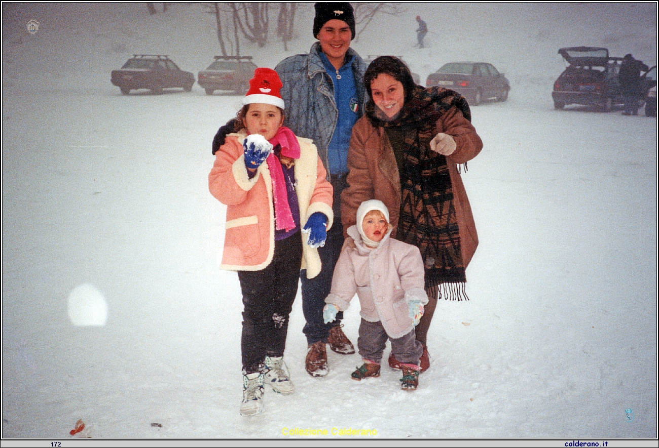 Rosa Di Trani con i figli sulla neve.jpeg