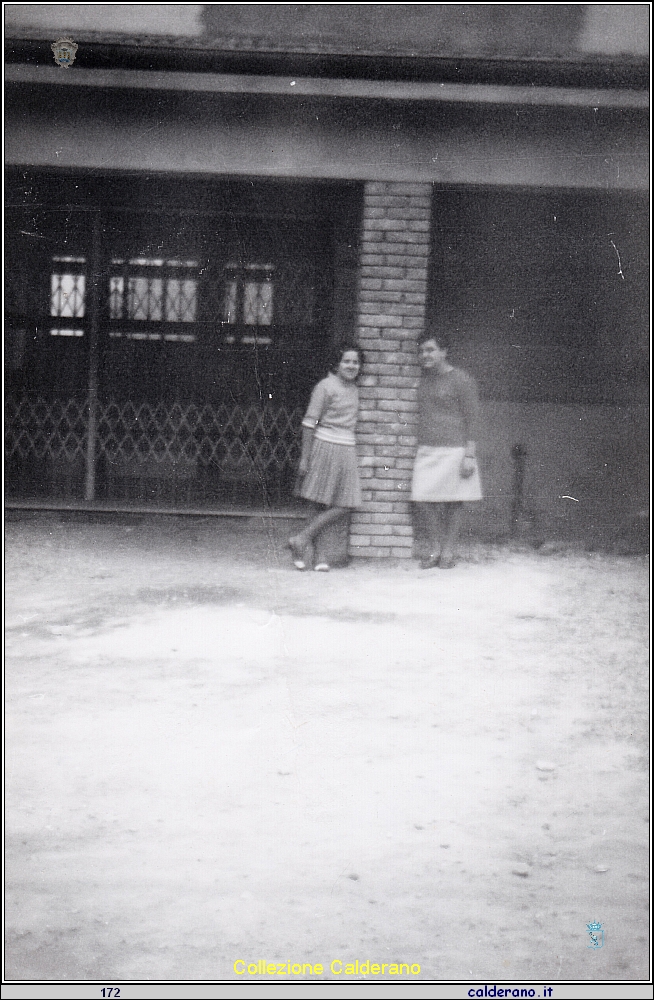 Rosa Di Trani e Maria Grazia Avigliano - Primavera 1968 3.jpeg