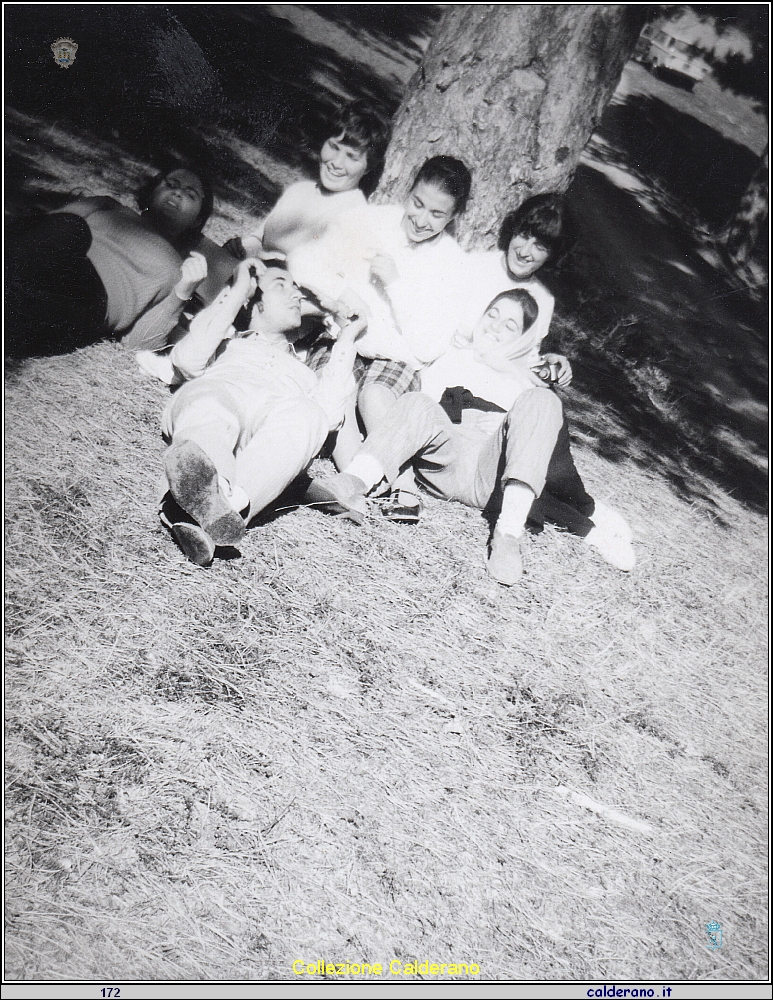Rosa Di Trani e le amiche in Gita in Sila 29-09-1968.jpeg