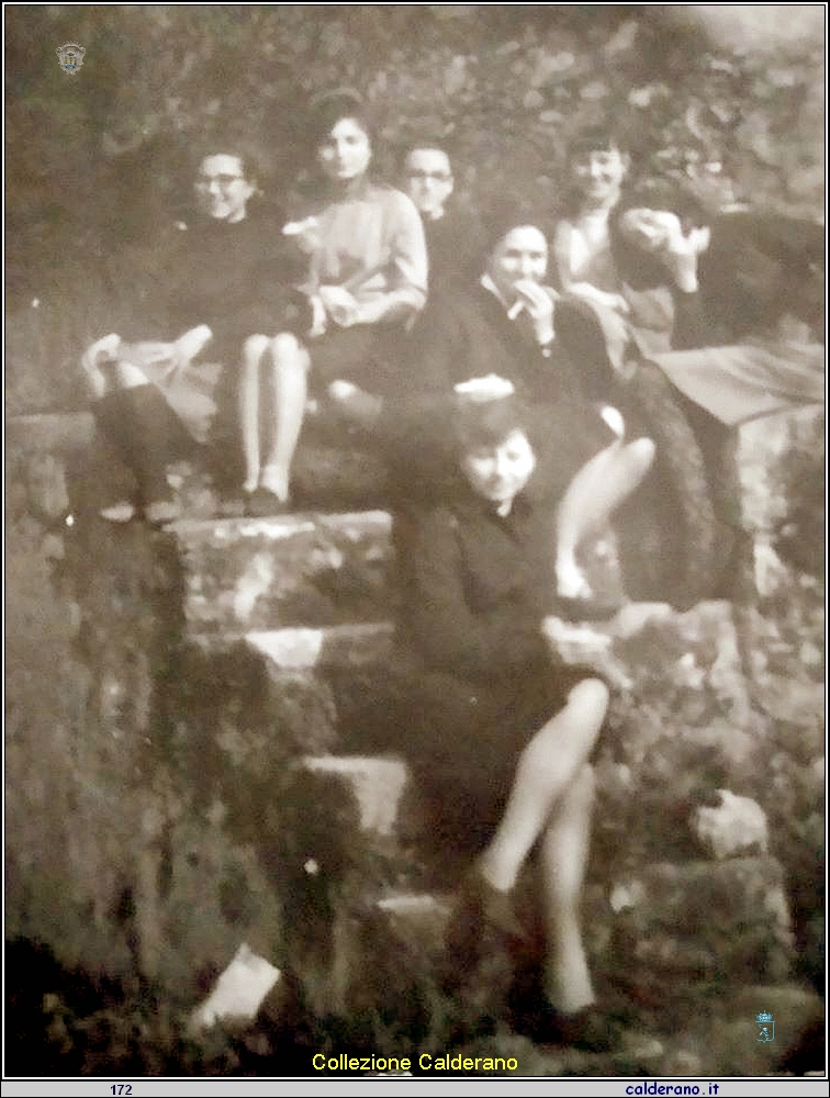 Studentesse Saprese a Maratea.jpg
