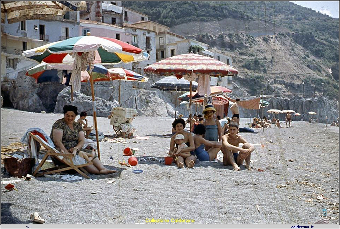I bagni sulla spiaggia del Porto.jpg