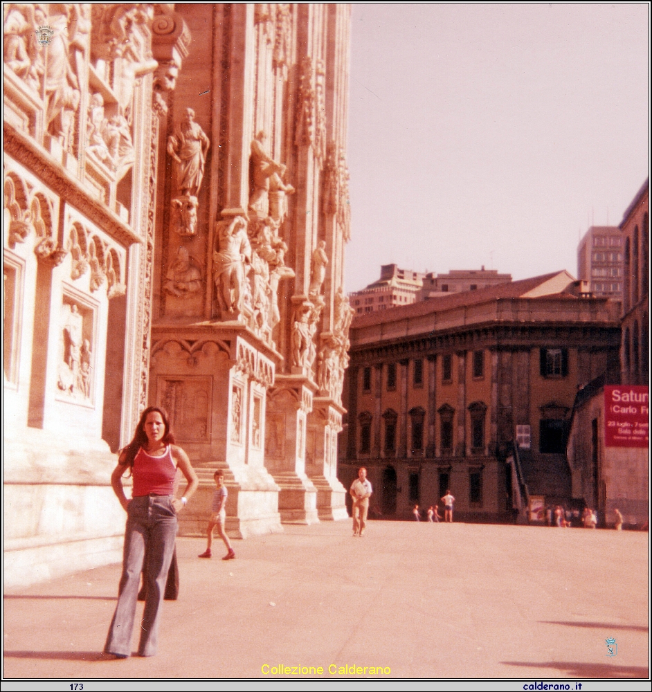 Rosa Di Trani vicino al Duomo.jpeg