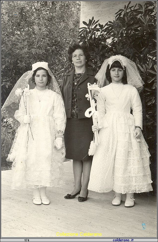 Prime Comunioni e Cresime con la Maestra Agnese Ferraro D'Alascio.jpg