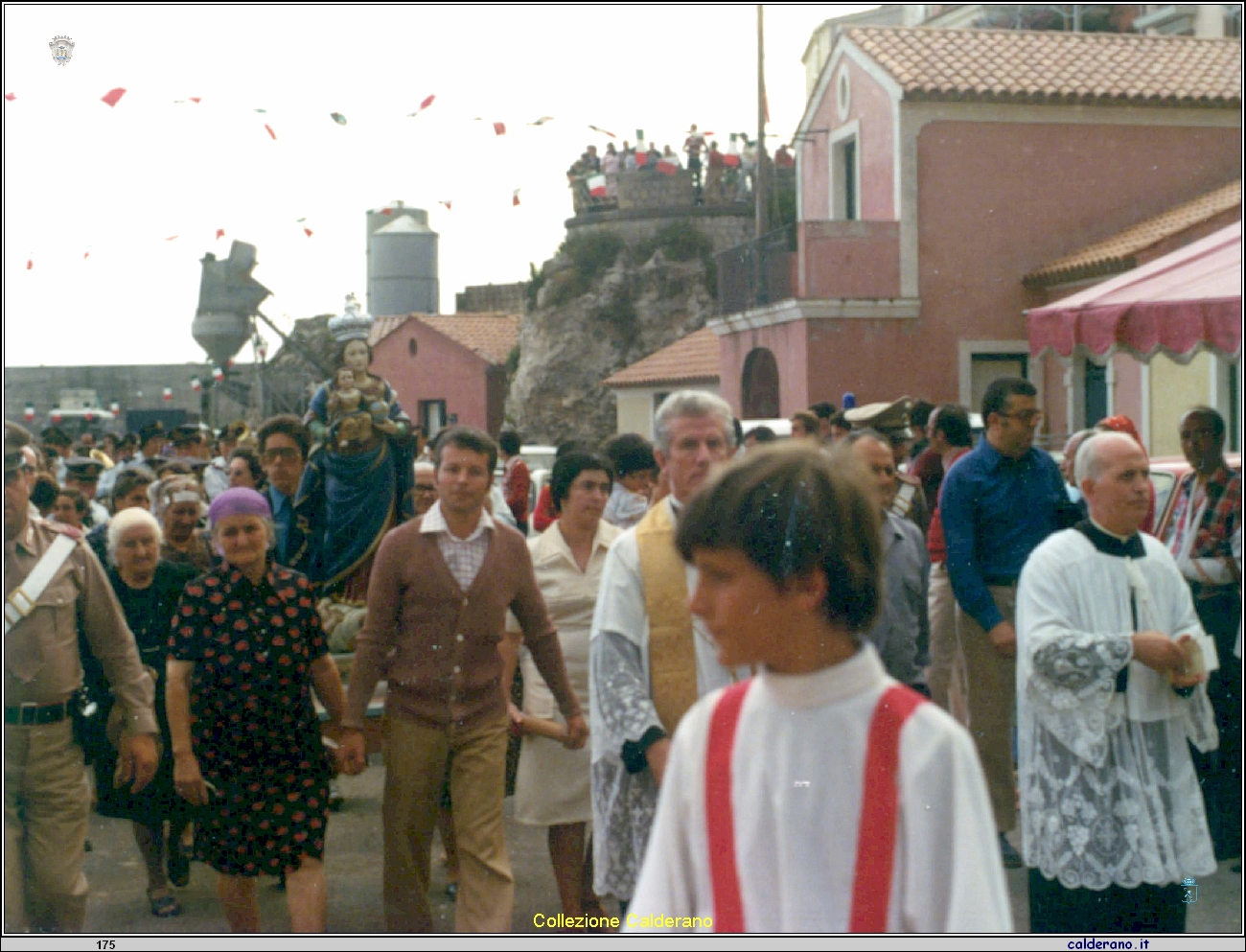Processione della Madonna di Portosalvo con Luisa Formica, Pinuccio Fiorenzano, Padre De Filippis e Padre Salerno.jpg