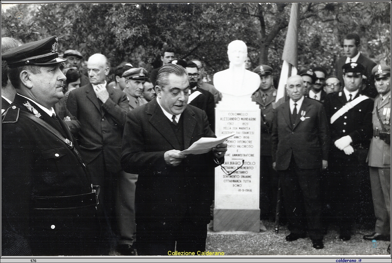 Discorso del Sindaco Vincenzo D'Alascio per lo scoprimento del busto di Alessandro Mandarini - Villa Comunale 6 - 1966.jpeg