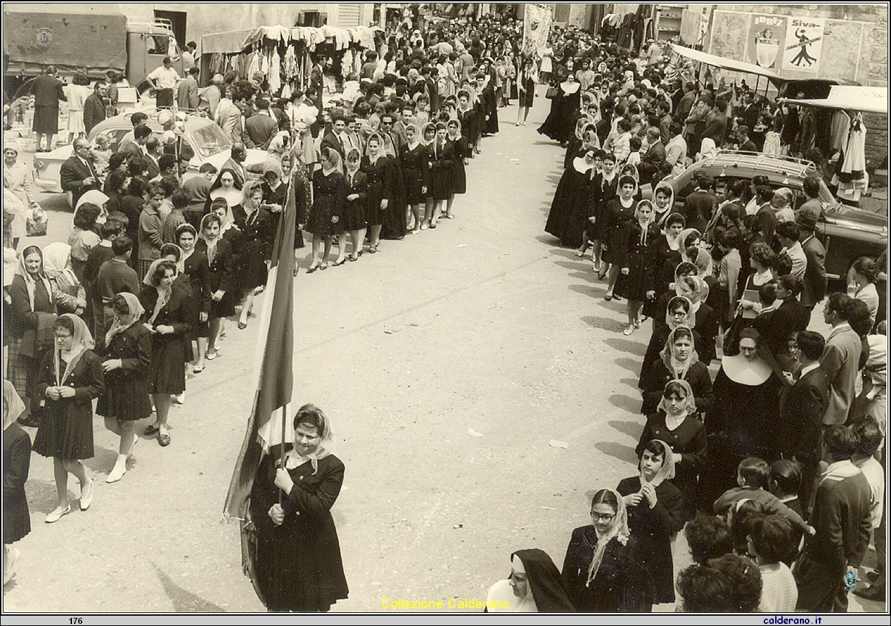 Processione della Festa di San Biagio 9 maggio 1964.jpg