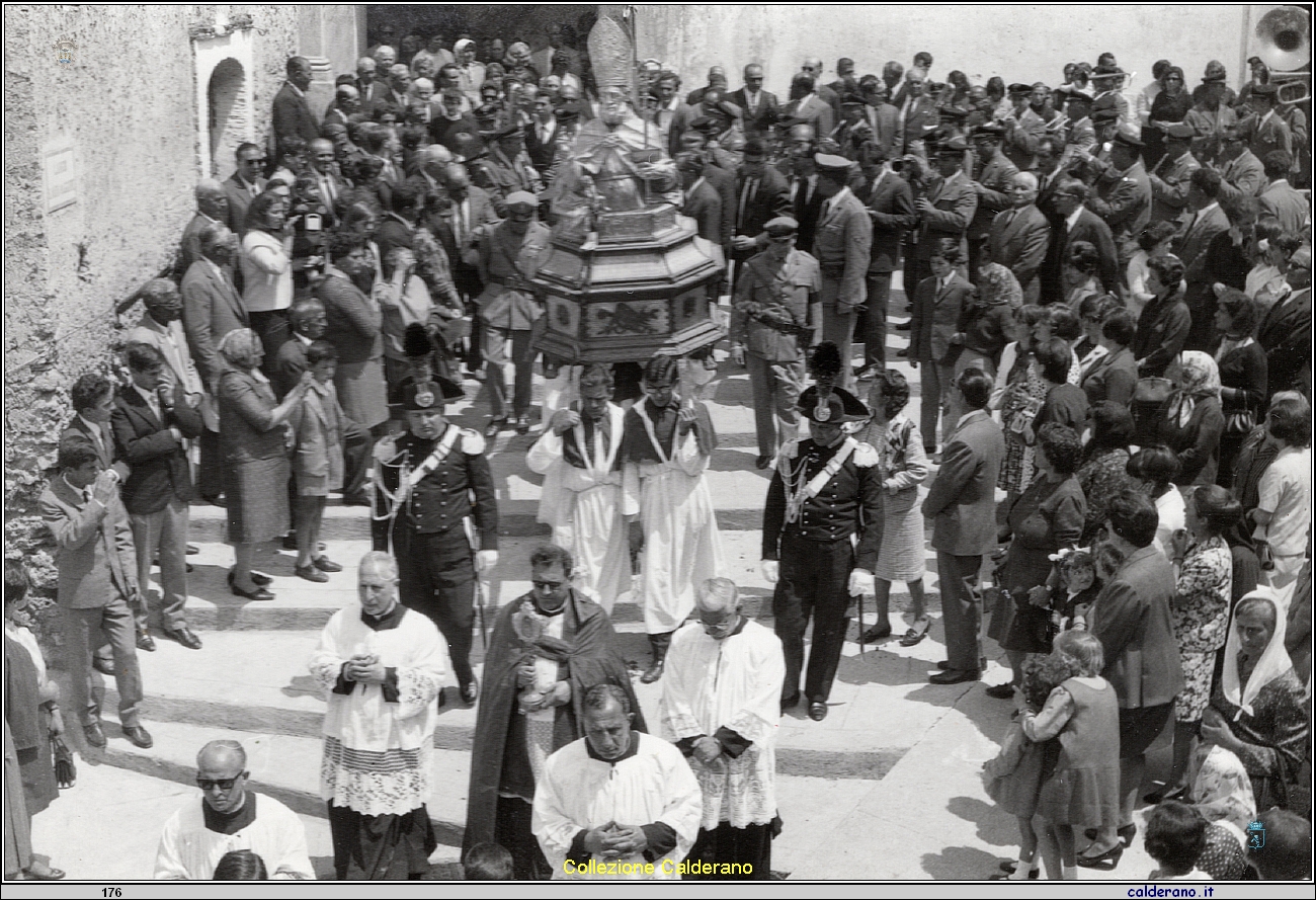 Processione di San Biagio con Padre Cerracchio Parroco, Padre Canfore, Padre Fiore, Padre Salerno e Padre Sgambati - 1964.jpeg