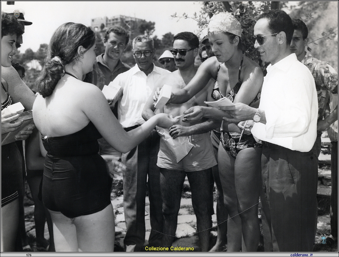 Silvana Pampanini  e la finale Nazionale di nuoto Leve Azzurre Stelle e Delfini Agosto 1972.jpeg