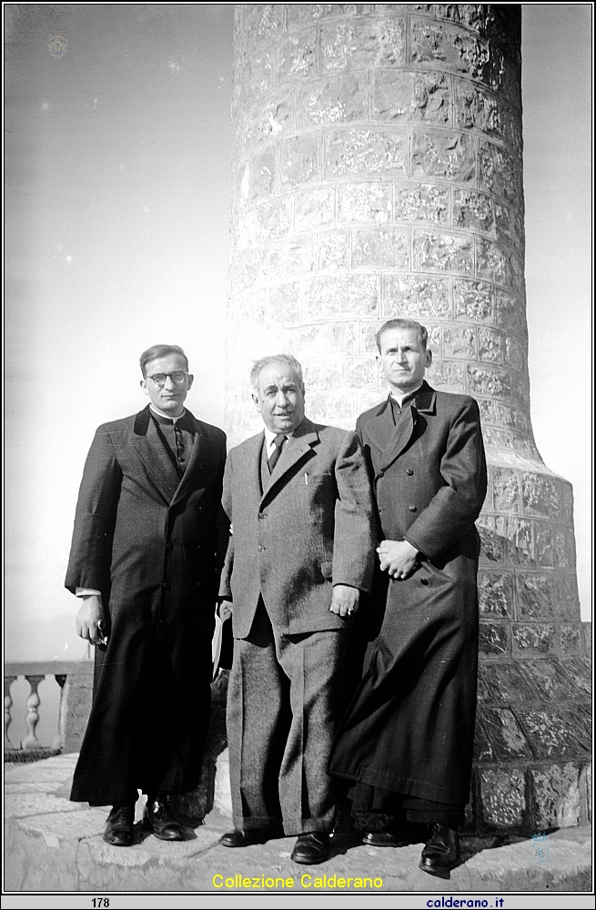 Biagio Vitolo con i Padri Oblati.jpeg