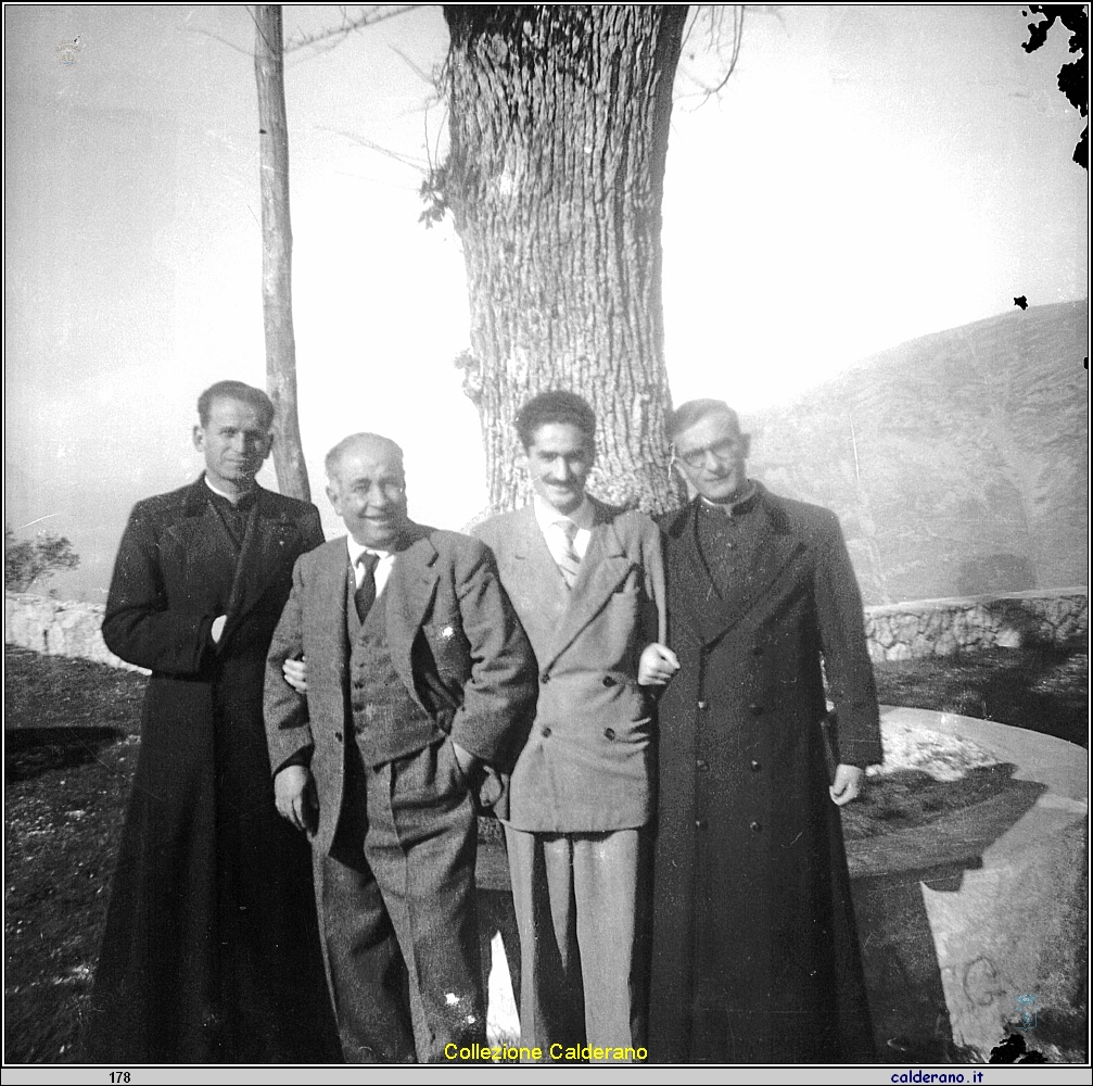 Biagio e Gerardo Vitolo al Castello con i Padri Oblati.jpeg