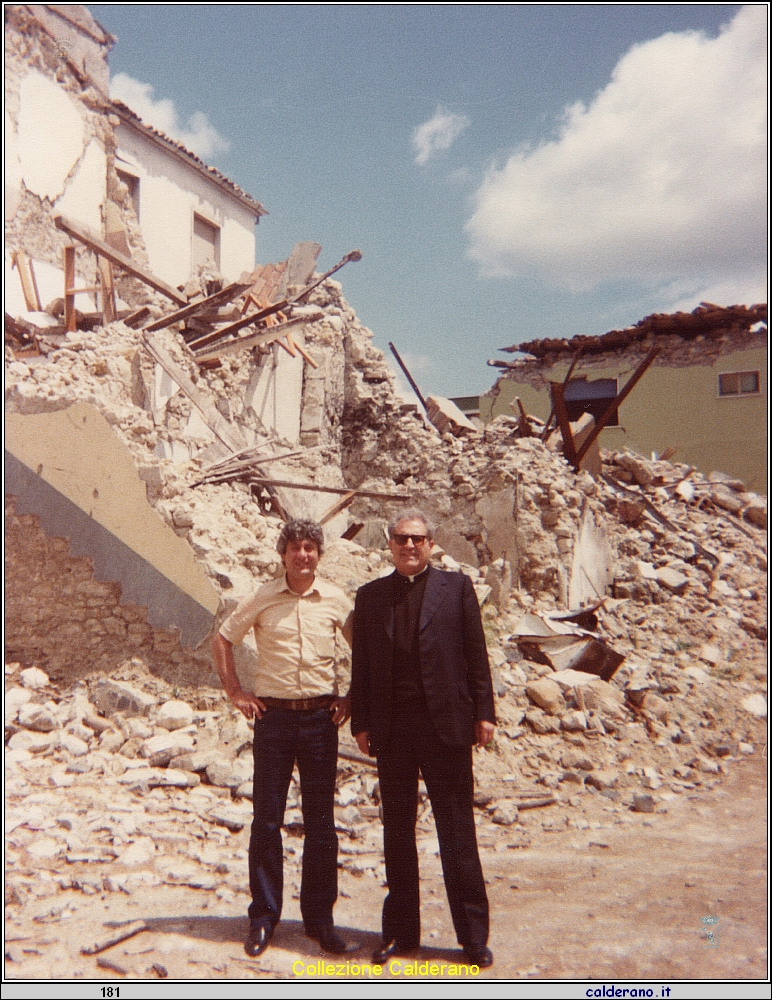 Francesco Schettino e Padre Cerracchio a Conza della Campania.jpg
